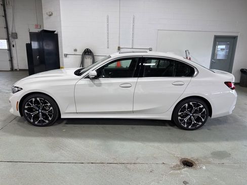 Used 2025 BMW 330i xDrive Sedan w/ Premium Package image 7