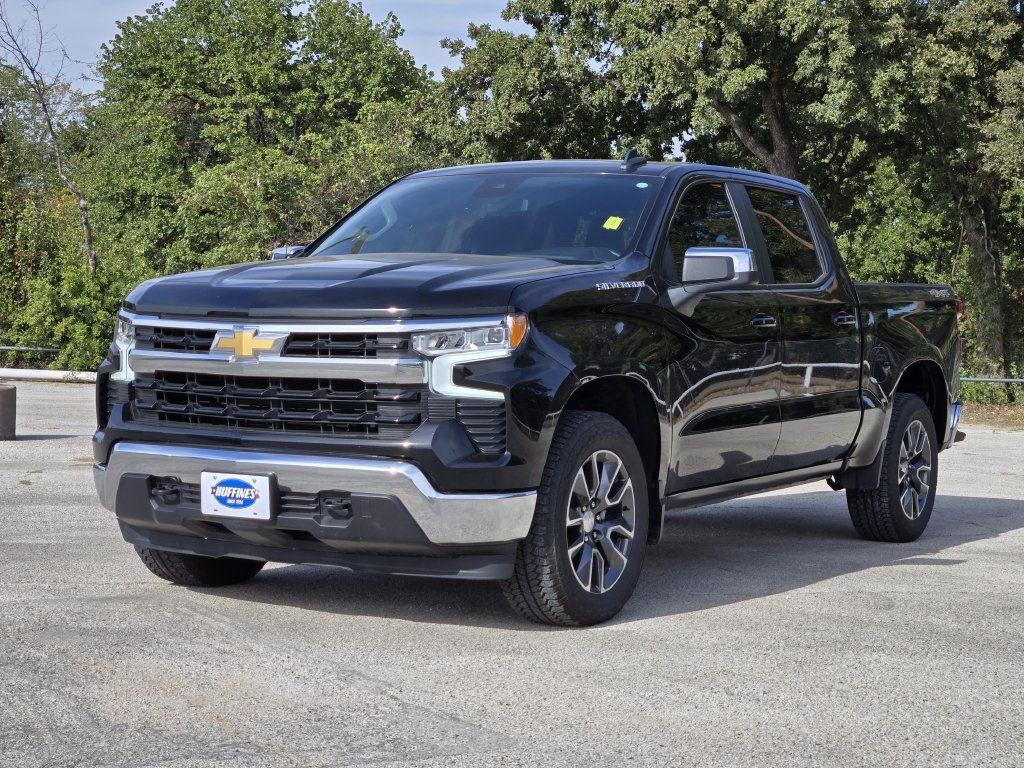Used 2023 Chevrolet Silverado 1500 LT AWD/4WD image 3