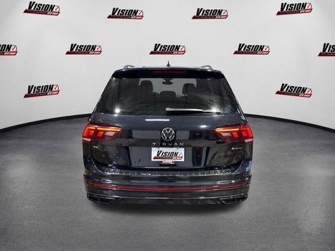 Used 2022 Volkswagen Tiguan SE R-Line image 6