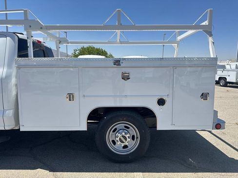 New 2025 Ford F350 XL w/ XL Chrome Package image 17