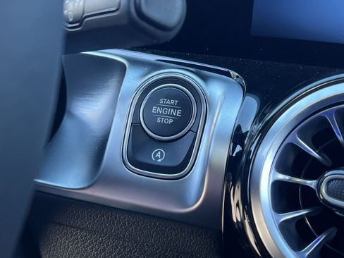 New 2026 Mercedes-Benz GLB 250 4MATIC image 38