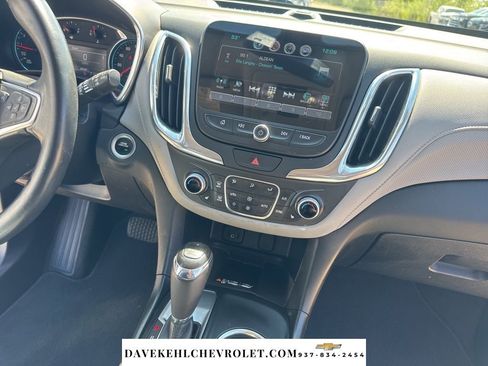 Used 2018 Chevrolet Equinox Premier image 12