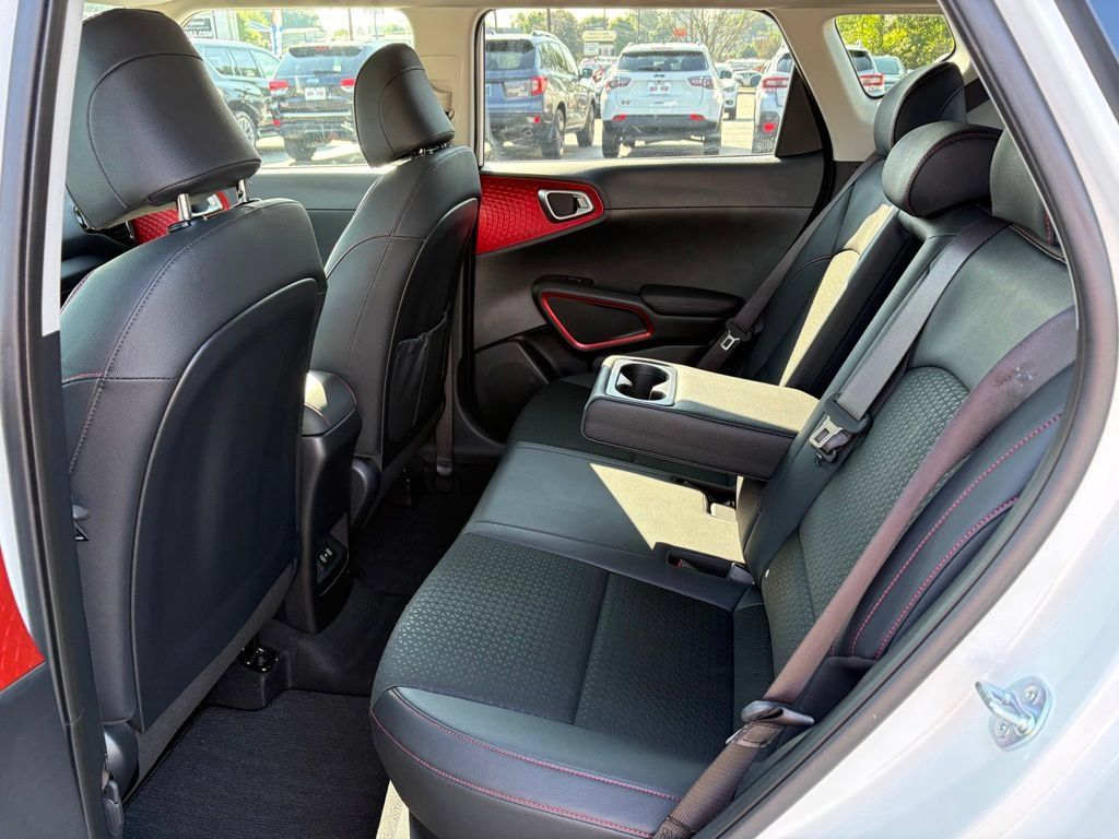 Used 2025 Kia Soul GT-Line w/ GT-Line Technology Package FWD image 22