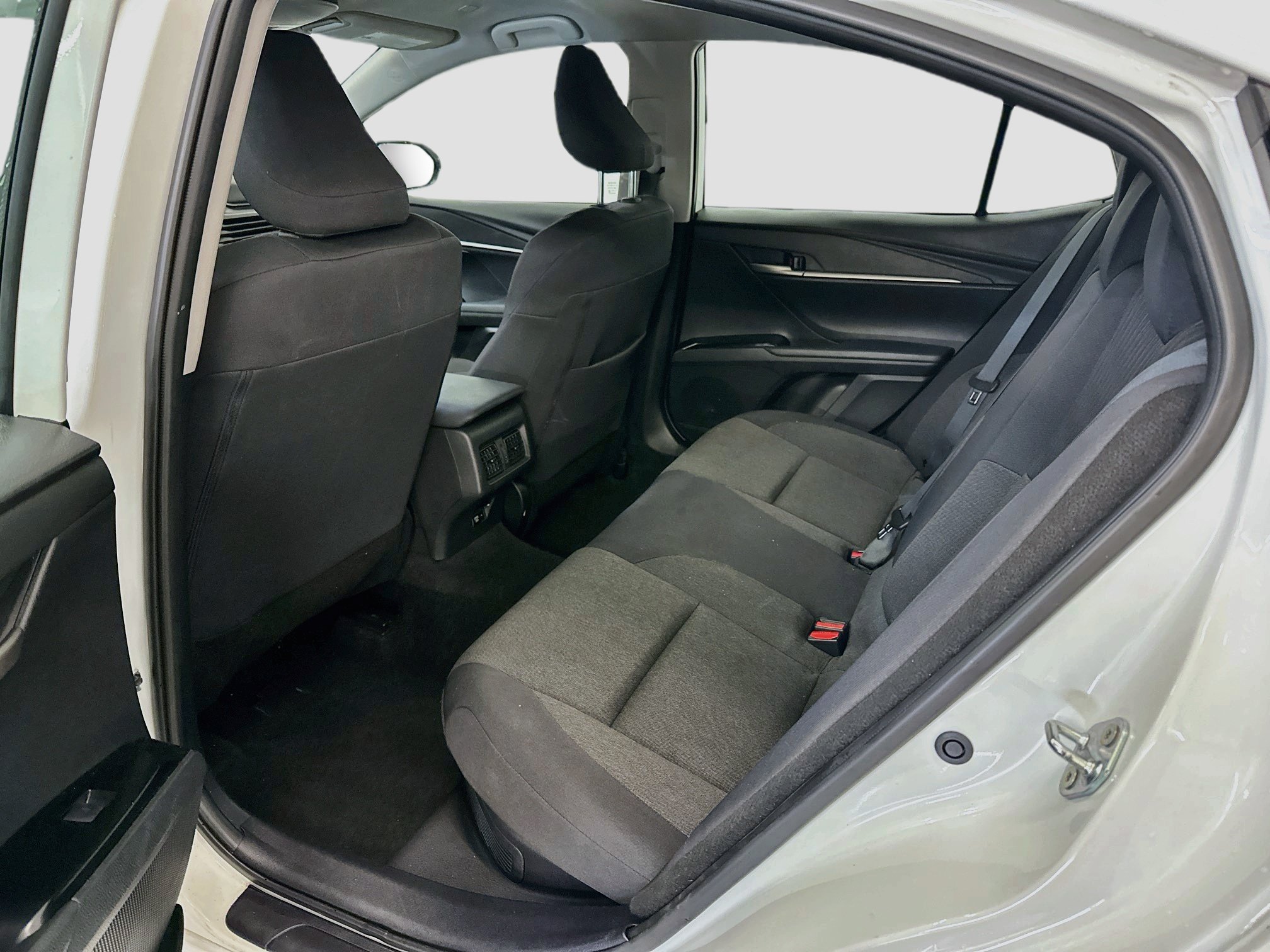 Used 2025 Toyota Camry LE FWD image 29
