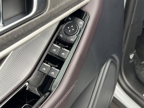 New 2026 Ford Explorer Platinum image 18