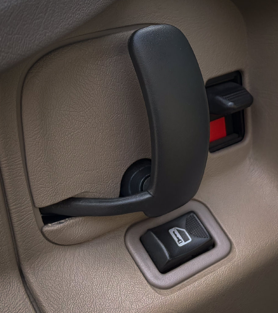 Used 2012 GMC Savana 2500 RWD image 6