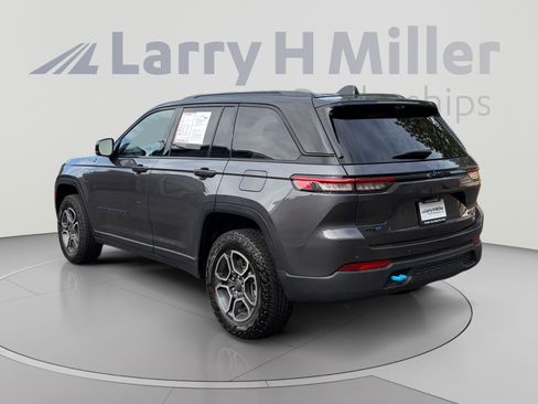 Used 2023 Jeep Grand Cherokee Trailhawk w/ Luxury Tech Group III AWD/4WD image 3