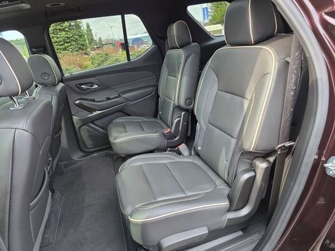 Used 2023 Chevrolet Traverse Premier image 21