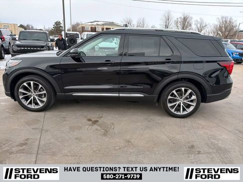 Used 2025 Ford Explorer Platinum w/ Ultimate Package image 8