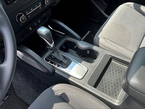 Used 2022 Nissan Frontier SV w/ Technology Package image 13