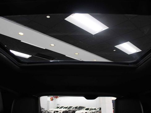 Certified 2022 Cadillac XT5 Premium Luxury w/ LPO, Floor Liner Package image 39