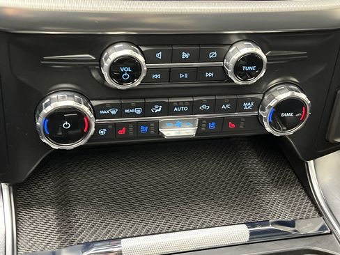 Certified 2022 Ford F150 Raptor w/ Raptor 37 Performance Package image 23