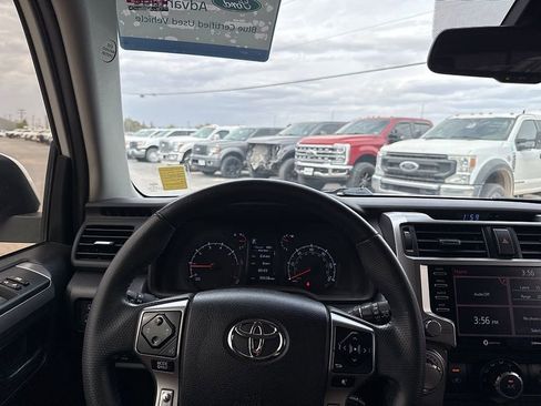 Used 2022 Toyota 4Runner SR5 image 10