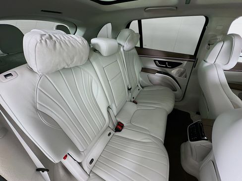 Used 2023 Mercedes-Benz EQS 450+ SUV image 27