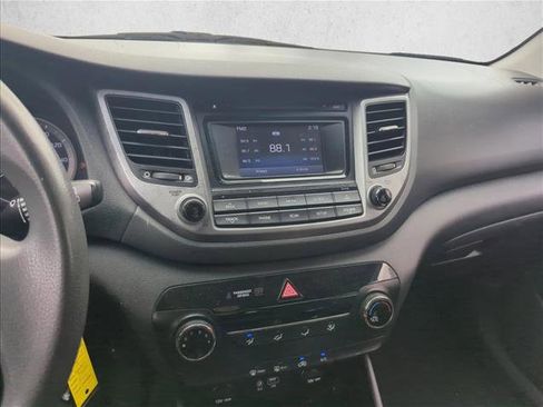 Used 2017 Hyundai Tucson SE image 7