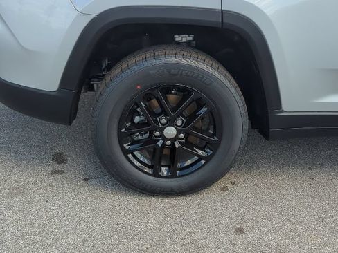 New 2026 Jeep Grand Cherokee Laredo X AWD/4WD image 31