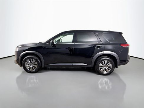 Used 2025 Nissan Pathfinder S image 8