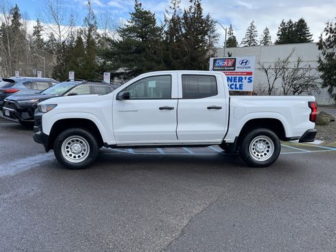 Used 2023 Chevrolet Colorado W/T image 3