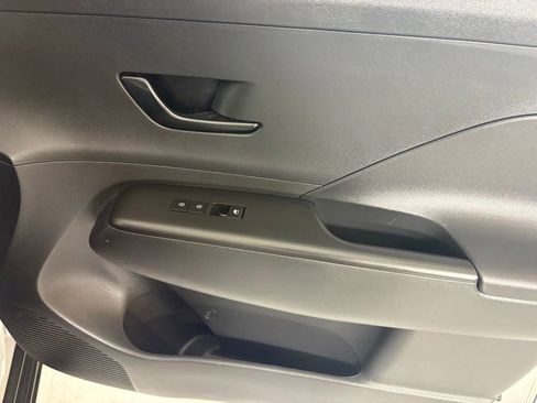Used 2025 Hyundai Kona SEL FWD image 10