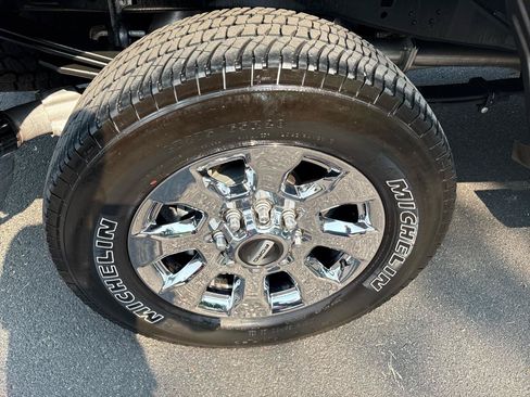 Used 2019 Ford F250 Lariat w/ Chrome Package AWD/4WD image 42