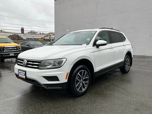 Used 2020 Volkswagen Tiguan SE w/ Panoramic Sunroof Package image 4