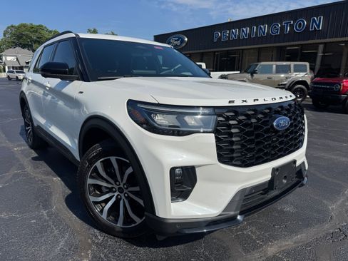 Used 2025 Ford Explorer ST-Line w/ Premium Package RWD image 1