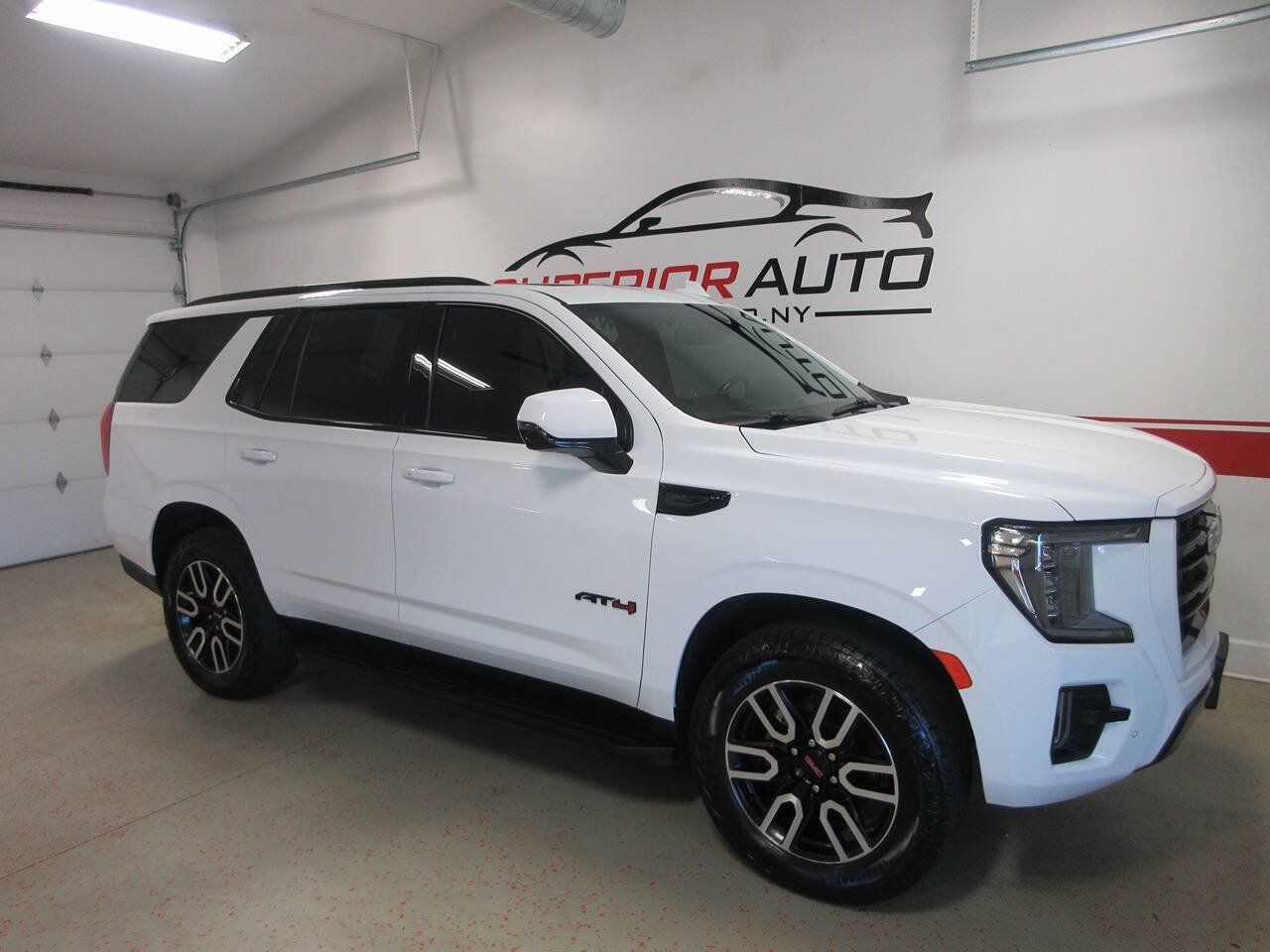 Used 2024 GMC Yukon AT4 w/ Technology Package AWD/4WD image 6