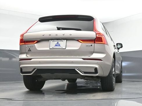 Used 2024 Volvo XC60 B5 Core w/ Protection Package Premier AWD/4WD image 16