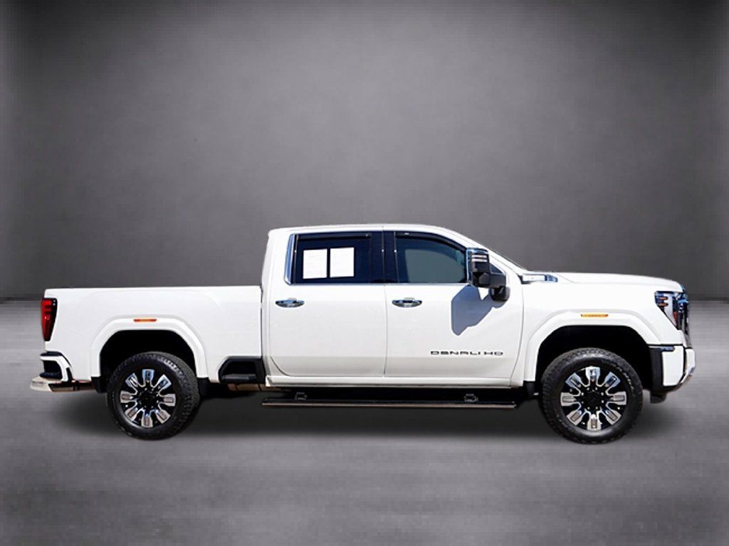Used 2024 GMC Sierra 2500 Denali w/ Technology Package AWD/4WD image 3