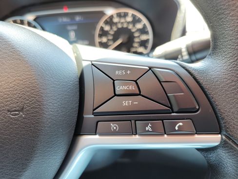 Used 2025 Nissan Altima 2.5 SV FWD image 19