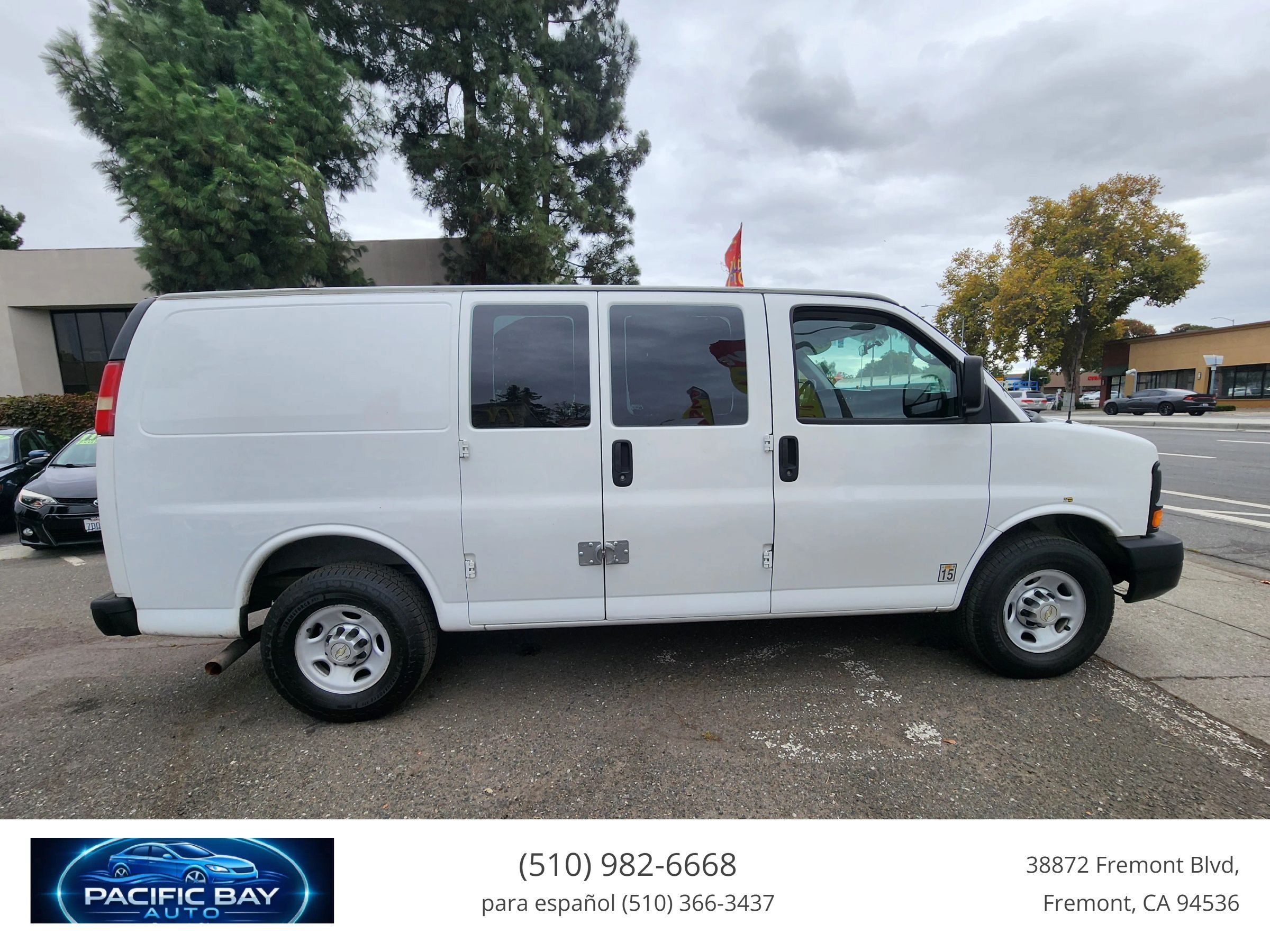 Used 2012 Chevrolet Express 2500 RWD image 8