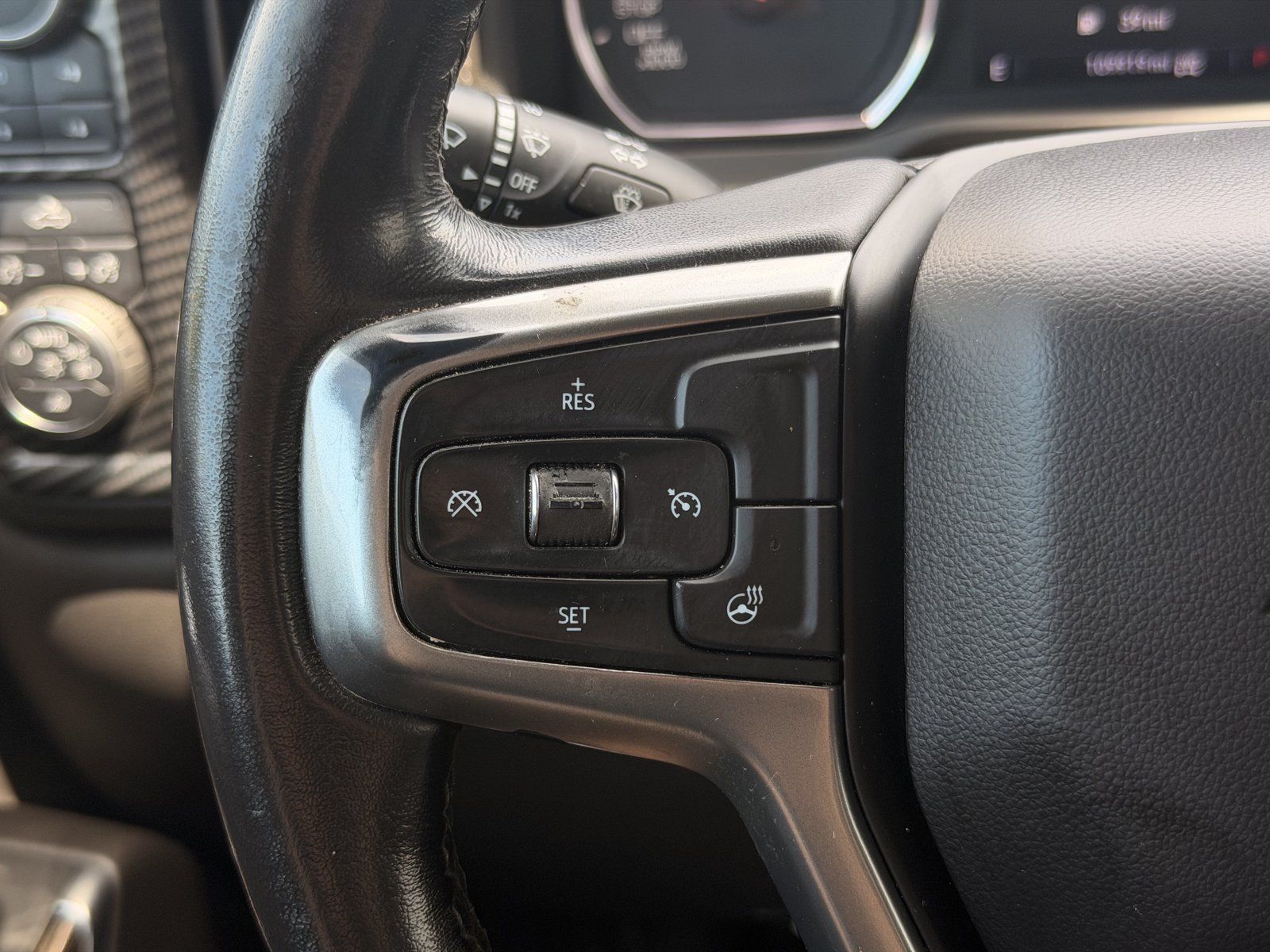 Used 2022 Chevrolet Silverado 1500 LT AWD/4WD image 19
