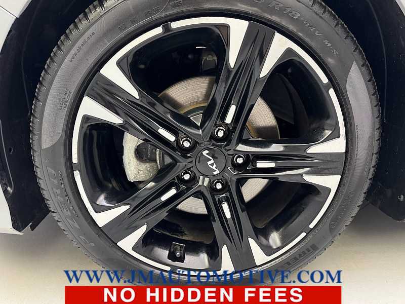 Used 2023 Kia K5 GT-Line AWD/4WD image 9