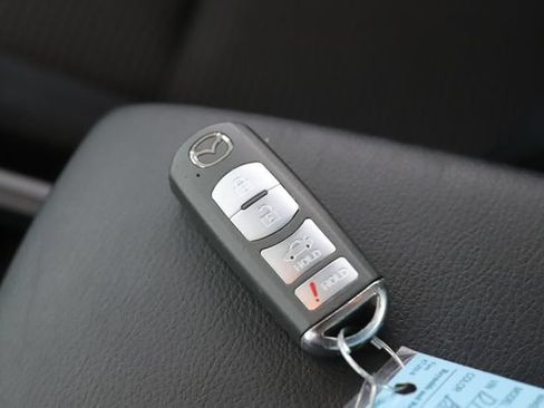 Used 2013 MAZDA MAZDA3 i Touring FWD image 19