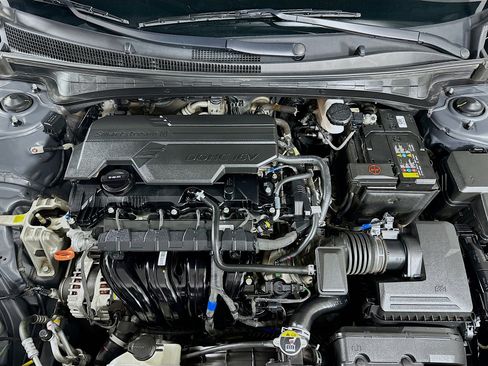 Used 2024 Hyundai Elantra SEL image 32