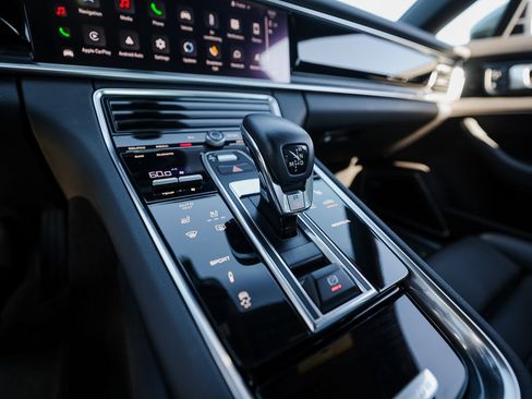 Certified 2022 Porsche Panamera 4 image 20