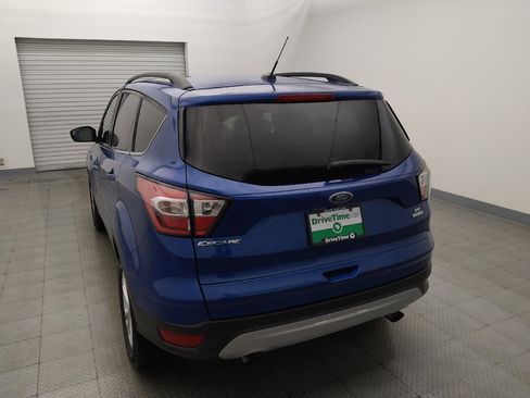 Used 2018 Ford Escape SE FWD image 6