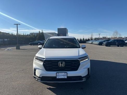 New 2025 Honda Pilot EX-L image 3