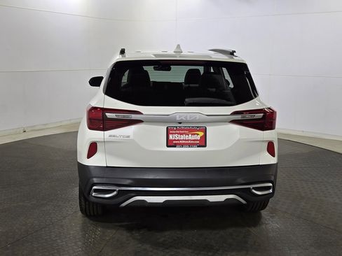 Used 2022 Kia Seltos EX image 6