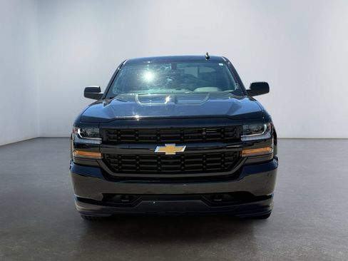 Used 2019 Chevrolet Silverado 1500 Custom w/ Custom Convenience Package AWD/4WD image 8
