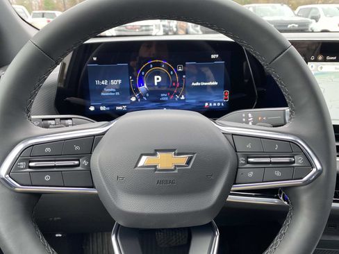 Used 2026 Chevrolet Equinox LT w/ Convenience Package II image 14