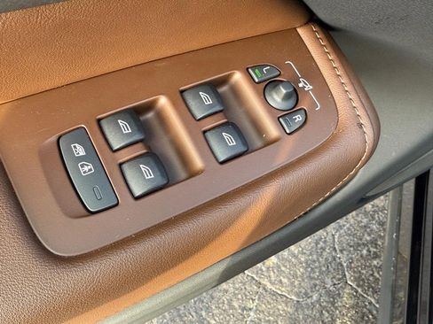 Certified 2024 Volvo XC60 B5 Plus w/ Protection Package Premier image 15