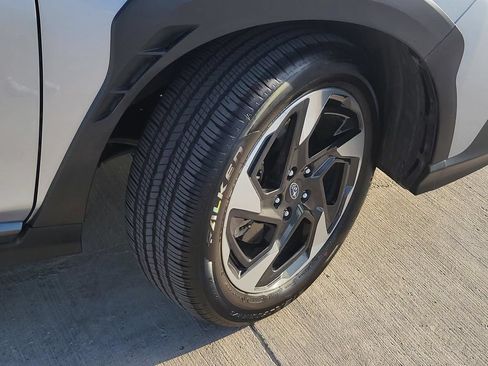 Used 2024 Subaru Crosstrek 2.5i Limited AWD/4WD image 15