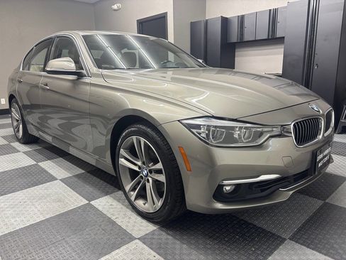 Used 2018 BMW 330i xDrive Sedan AWD/4WD image 4