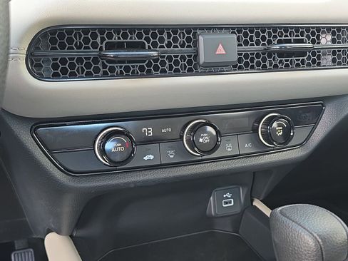Certified 2025 Honda HR-V LX image 23