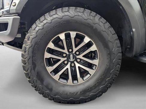 Certified 2019 Ford F150 Raptor w/ Equipment Group 802A Luxury image 22