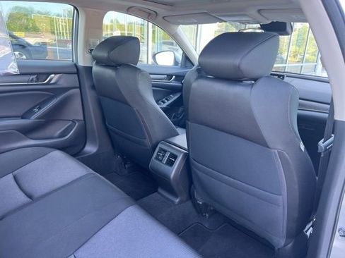 Used 2018 Honda Accord EX image 26
