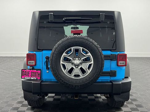 Used 2017 Jeep Wrangler Unlimited Rubicon w/ Cold Weather Group image 9