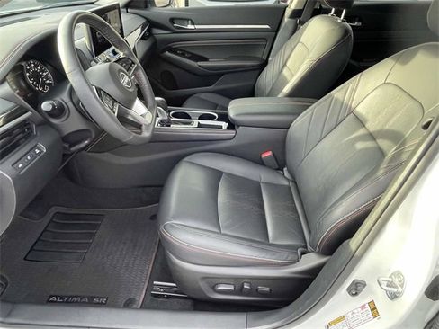 Used 2023 Nissan Altima 2.5 SR w/ SR Premium Package image 15