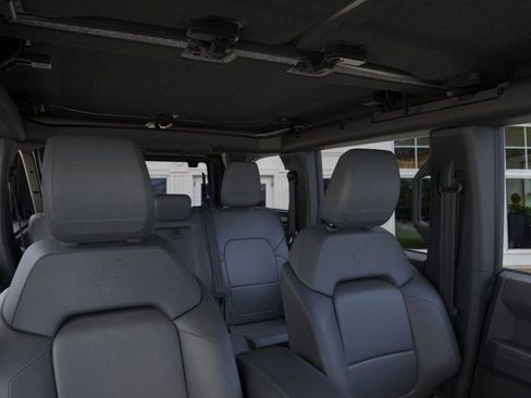 New 2025 Ford Bronco Badlands image 12